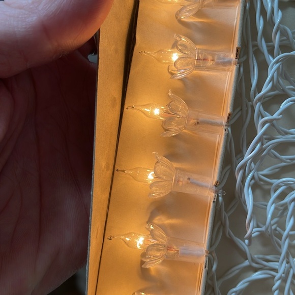 1960s holiday string lights in box - Picture 9 of 9